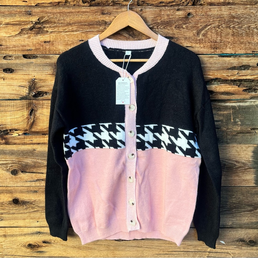 UNBRANDED | NWT Pink and Black Women's Sweater L